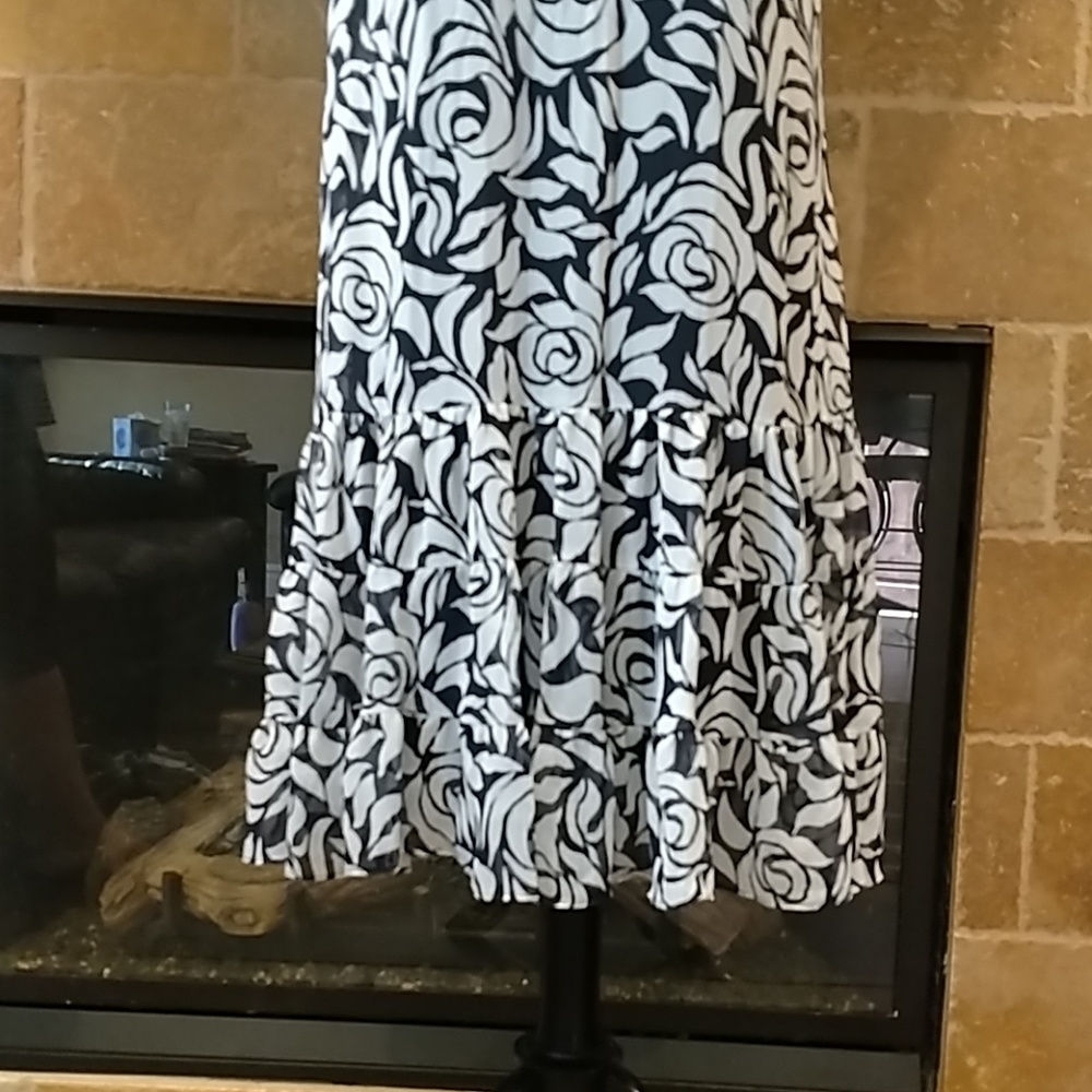 Dress - Picture 3 of 4